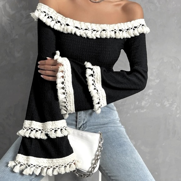 Off the Shoulder Flounce Style Sleeves - Picture 3 of 16